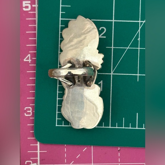 Kingman turquoise long statement southwestern sterling silver ring - Picture 5 of 10